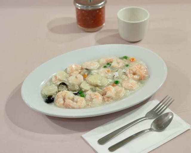 L15. Shrimp With Lobster Sauce.